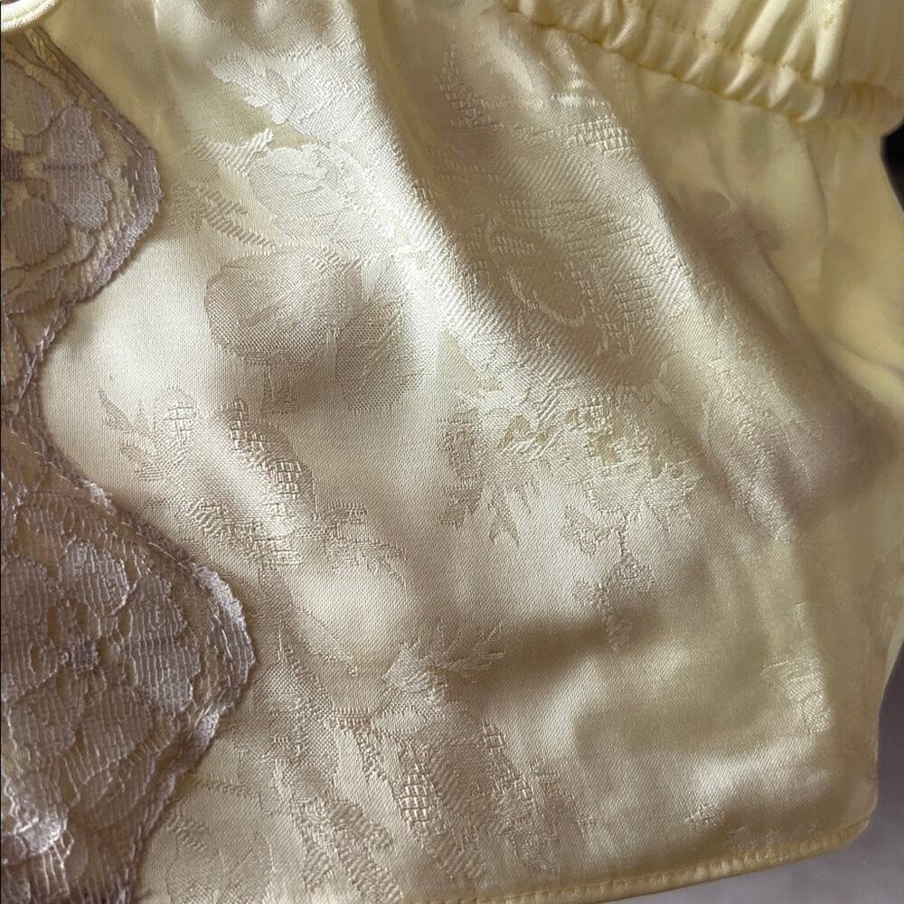 NWT Rumored Lady lace tank top in buttercream jacquard Yellow Lace Accent L - Picture 8 of 8